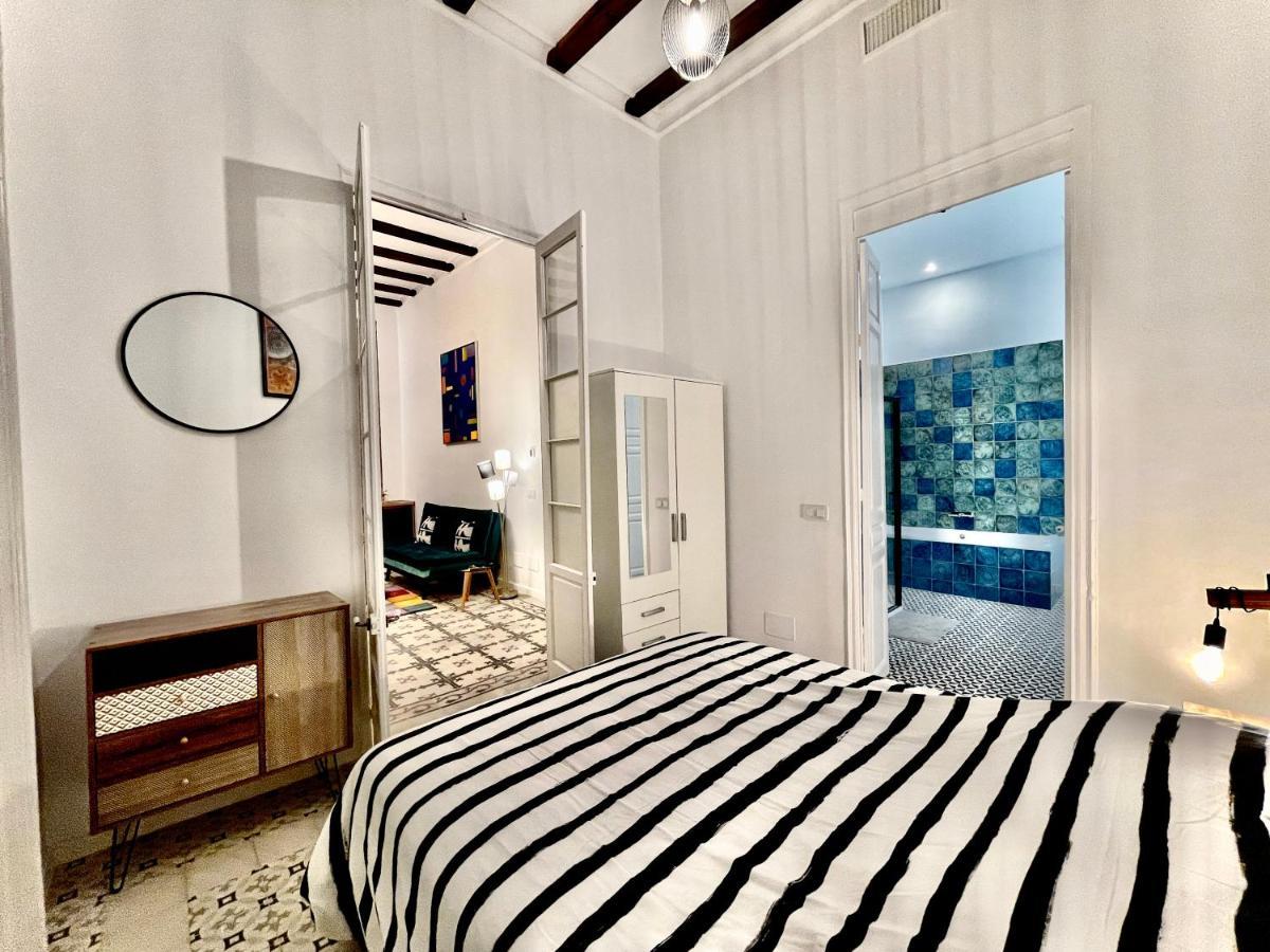 Picasso'S Deluxe Puerta Verde มาลากา ภายนอก รูปภาพ